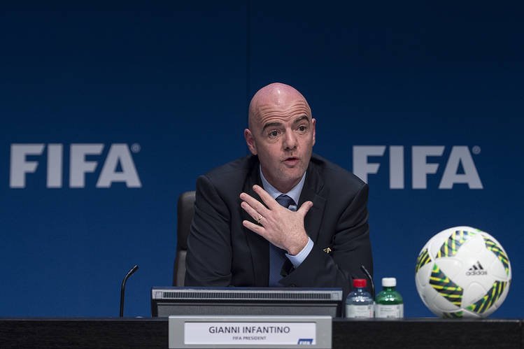 « Cela n’a généré que de la haine » : Gianni Infantino brise le consensus et exige la fin immédiate des sanctions contre la Russie