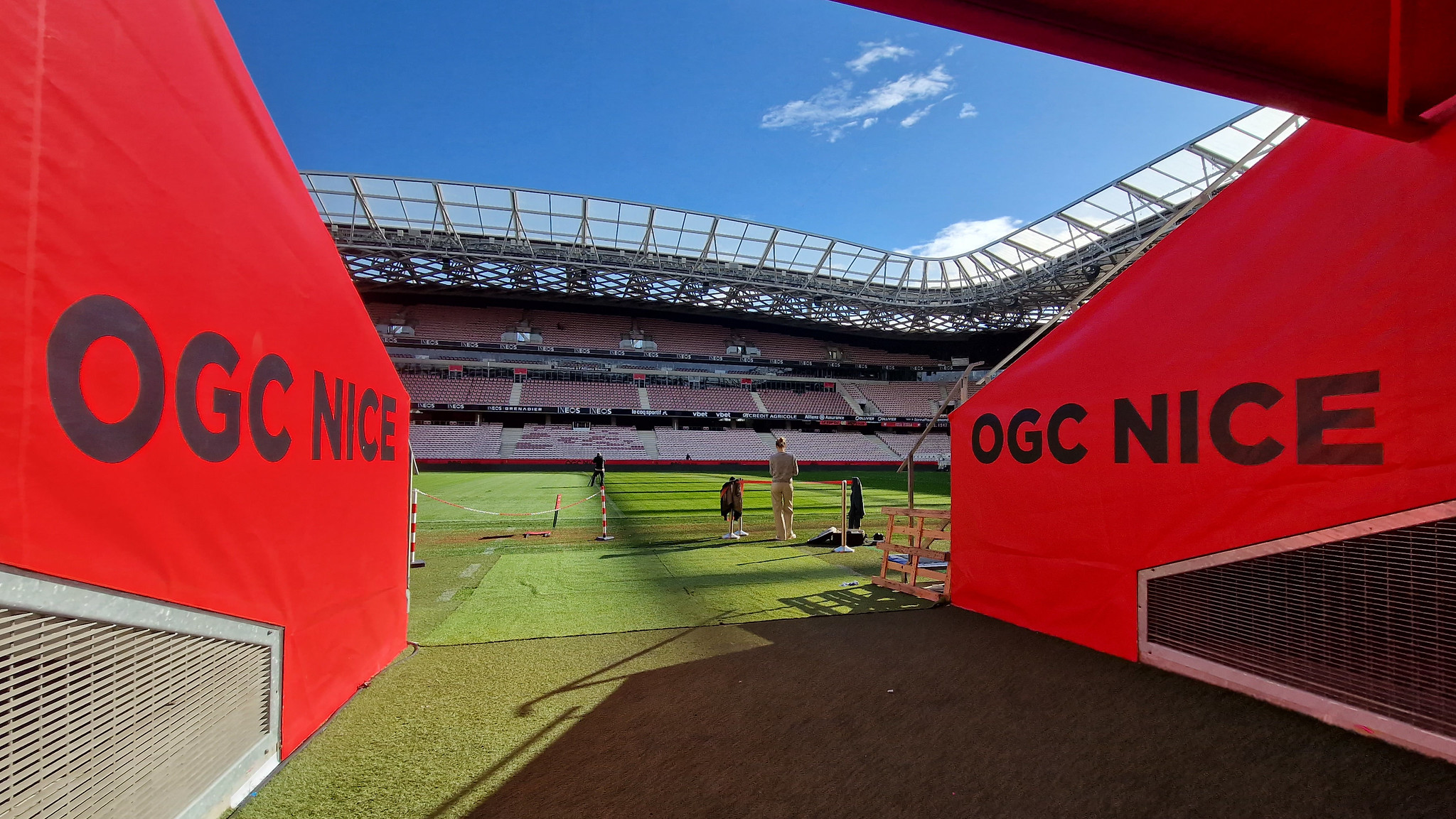 Alors que l&rsquo;écart se resserre dangereusement au classement, le nom de l&rsquo;arbitre choisi pour le derby de la Côte d&rsquo;Azur est dévoilé