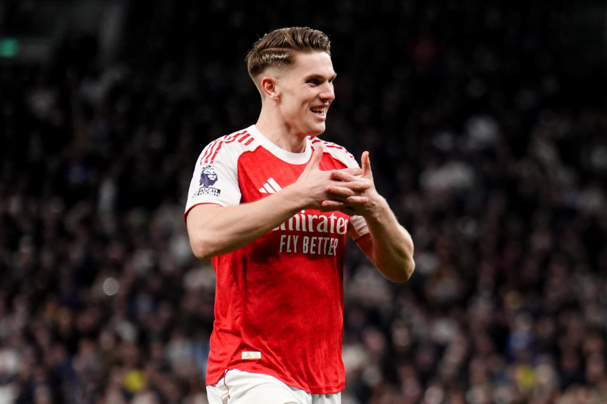 Viktor Gyokeres celebrates